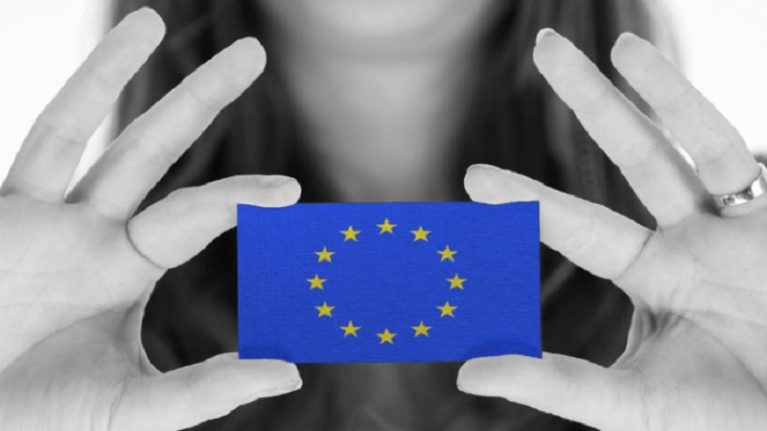 Il Parlamento Europeo boccia la proposta di e-card