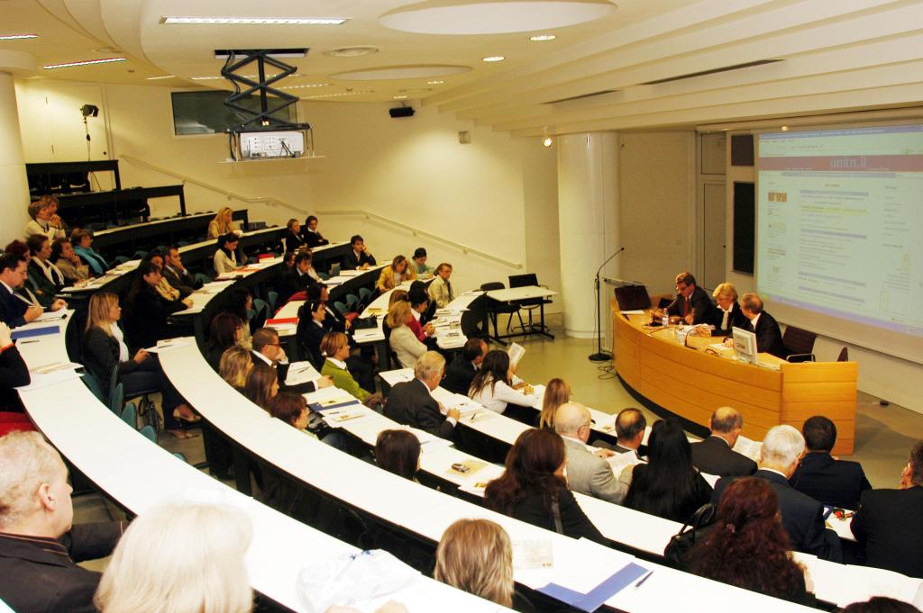 Professionisti antincendio sui banchi universitari